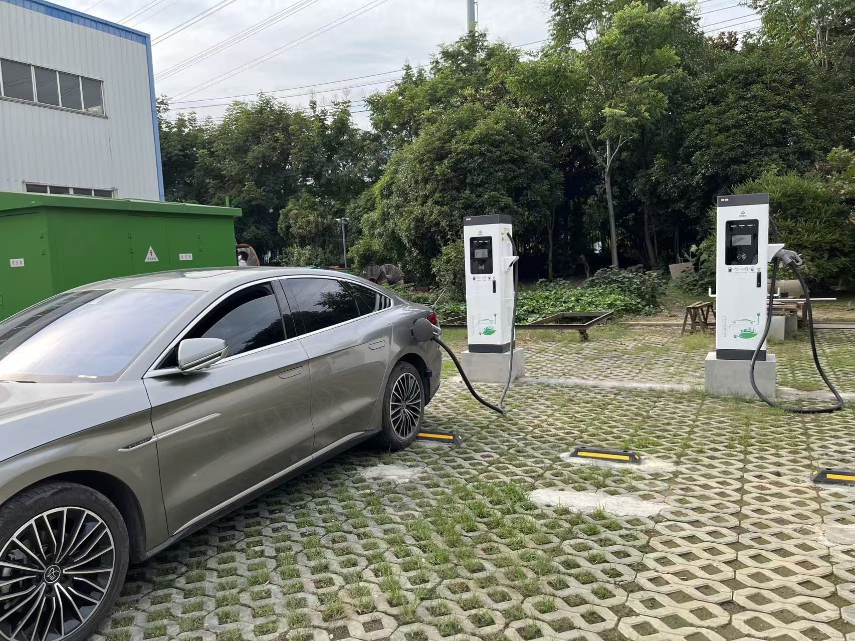 广陵产业园充电站